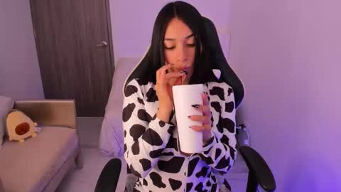 Snapshot of gaby_yummy chatting on September 2025 04:40:02 PM Gabriela online show from September 2025 04:40:02 PM