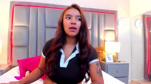 gabymoreau online show from October 2025 08:32:01 PM