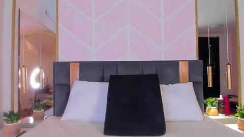 Snapshot of gabypetit chatting on November 2025 08:30:01 PM Gaby online show from November 2025 08:30:01 PM