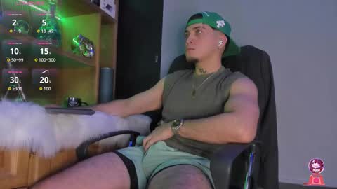 Snapshot of gael_williams4 chatting on November 2025 01:37:01 AM Gael Williams online show from November 2025 01:37:01 AM