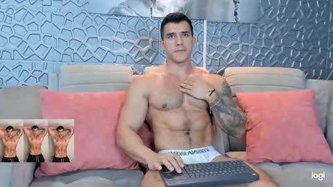 Snapshot of garret_alvin_ chatting on December 2024 03:07:02 AM Garret online show from December 2024 03:07:02 AM