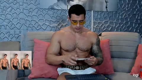 Snapshot of garret_alvin_ chatting on January 2025 06:31:01 AM Garret online show from January 2025 06:31:01 AM