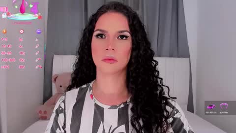 Vnecis Marn online show from December 2025 01:09:02 PM