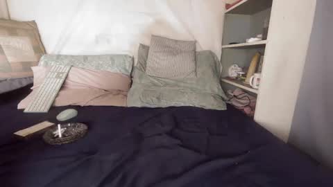 gayrobbin online show from November 2025 10:25:02 AM