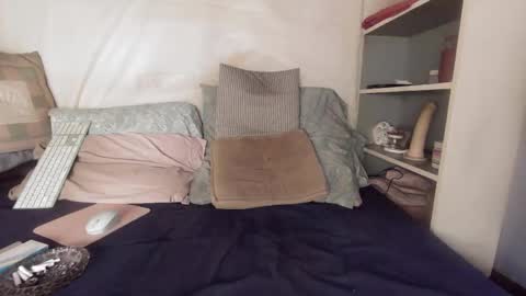 Snapshot of gayrobbin chatting on May 2026 01:28:02 PM gayrobbin online show from May 2026 01:28:02 PM