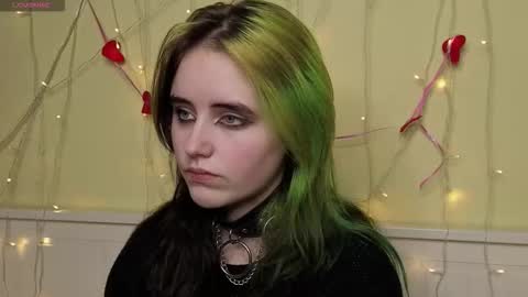 Ilona online show from October 2025 06:52:01 PM