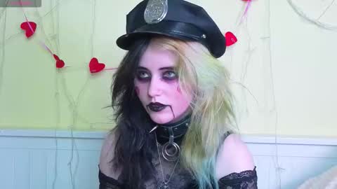 Ilona online show from October 2025 06:31:01 PM