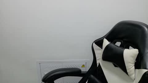 genesis_wb online show from April 2026 12:35:01 AM