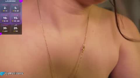 Snapshot of genevieeve chatting on June 2026 03:23:01 PM Genn online show from June 2026 03:23:01 PM