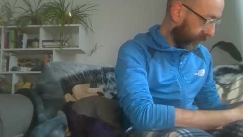 Snapshot of geon2xx chatting on October 2025 04:19:01 PM Geon online show from October 2025 04:19:01 PM