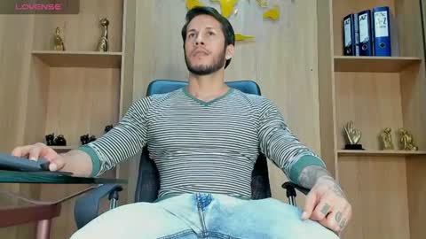 Snapshot of george_diesell_ chatting on July 2026 08:33:02 PM George online show from July 2026 08:33:02 PM