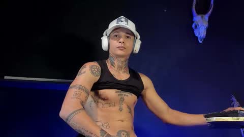 independent model online show from March 2026 03:16:01 PM