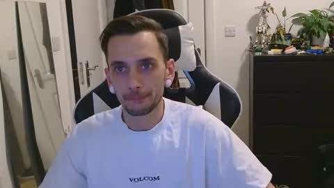 georgek0011 online show from April 2026 10:40:02 PM