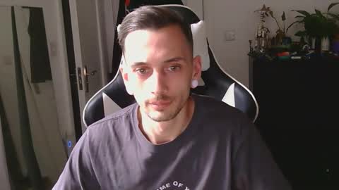 georgek0011 online show from April 2026 04:44:02 PM