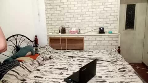 Ellie online show from April 2026 03:47:01 PM
