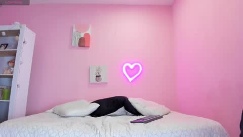 GEORGINA FERRI online show from September 2025 05:38:01 PM