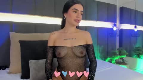 Kendal  online show from February 2025 11:09:02 PM