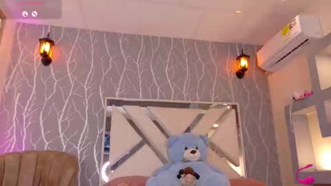    online show from October 2025 12:15:01 PM