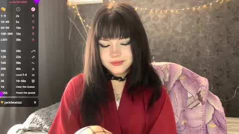 EmelyWoodes online show from May 2026 06:43:02 AM