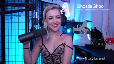 Snapshot of ghostieghoo chatting on May 2026 11:56:01 PM Ghostie online show from May 2026 11:56:01 PM