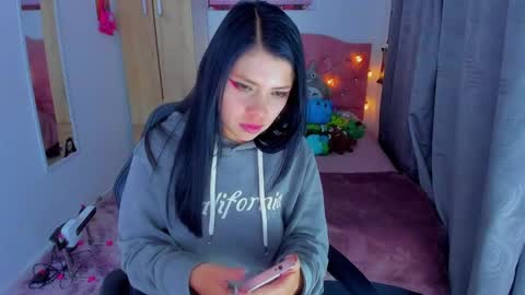 Snapshot of gia_contii chatting on December 2024 12:41:01 AM giaaaa online show from December 2024 12:41:01 AM