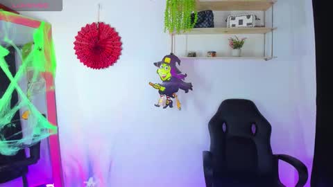 giaaaa   online show from October 2025 11:14:01 PM