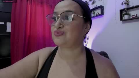 Snapshot of gia_nahomi chatting on November 2025 04:27:02 PM nahomi online show from November 2025 04:27:02 PM