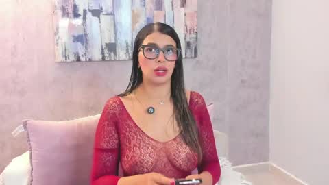 Gia online show from April 2026 12:22:02 PM