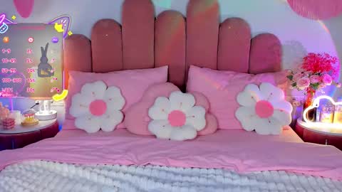 Gia online show from November 2025 02:54:01 PM