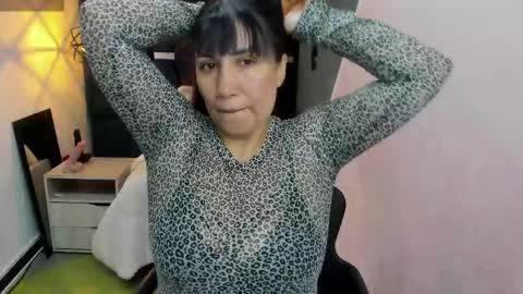 G I A  FOX online show from October 2025 01:01:01 PM