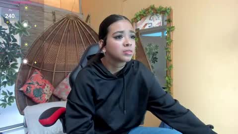 Gia  online show from February 2025 11:49:01 AM