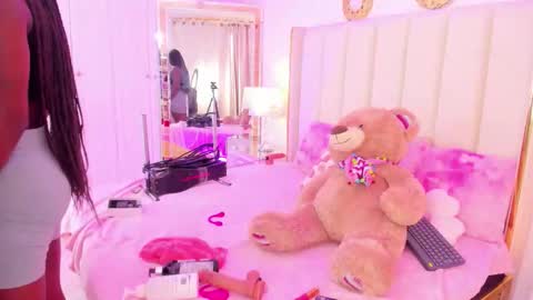 Snapshot of gianinalewis chatting on January 2026 08:44:02 PM Gianina online show from January 2026 08:44:02 PM