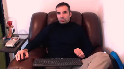 Gianni online show from December 2024 10:40:01 AM