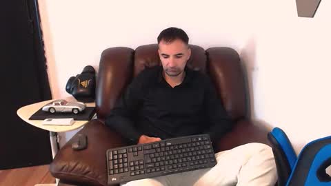 Gianni online show from October 2025 09:19:02 AM