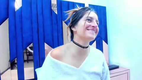 GiaRoussel online show from January 2025 02:25:01 PM