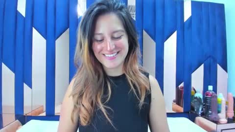 GiaRoussel online show from January 2025 02:19:02 PM