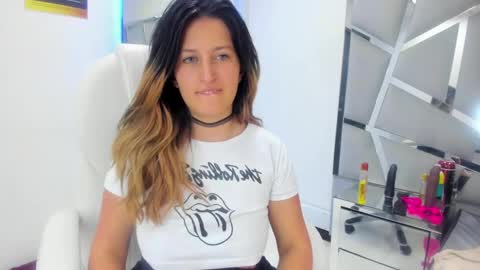 GiaRoussel online show from January 2025 11:24:02 PM