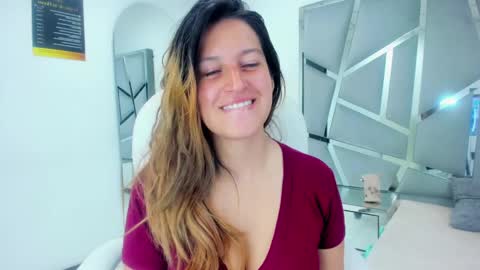 GiaRoussel online show from January 2025 02:55:02 PM