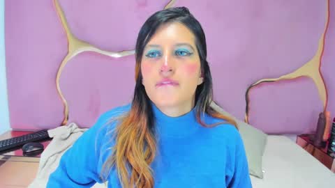 GiaRoussel online show from January 2025 02:36:02 PM