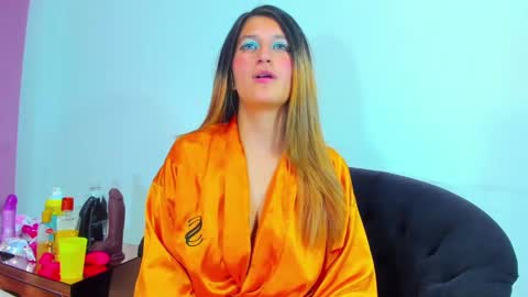 GiaRoussel online show from January 2025 04:36:02 PM