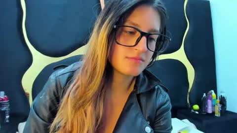 GiaRoussel online show from February 2025 05:26:02 PM