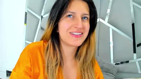 GiaRoussel online show from February 2025 08:13:02 PM