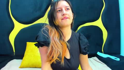 GiaRoussel online show from March 2025 02:08:02 PM