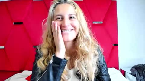 GiaRoussel online show from February 2026 07:45:01 PM