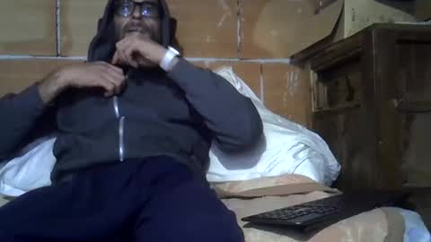 Snapshot of gicobest chatting on December 2025 07:50:02 AM Corrado online show from December 2025 07:50:02 AM