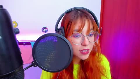 gigimooon online show from September 2025 01:05:01 AM