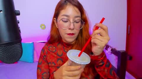 gigimooon online show from September 2025 02:33:01 AM