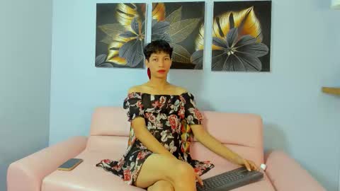 gigy___ online show from October 2025 12:41:02 PM