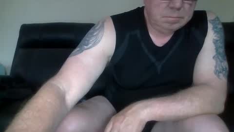 Snapshot of gimmmieoooo chatting on December 2025 07:02:02 AM gimmmieoooo online show from December 2025 07:02:02 AM