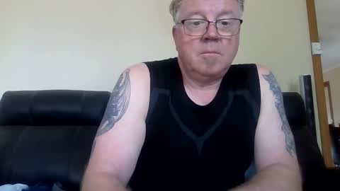 Snapshot of gimmmieoooo chatting on February 2026 01:53:02 AM gimmmieoooo online show from February 2026 01:53:02 AM